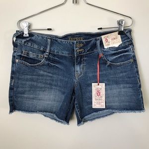 NWT Decree size 7 juniors denim cutoff shorts